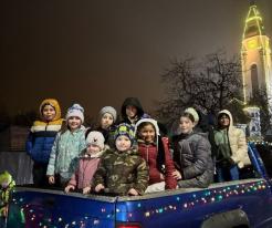 Americké Vánoce na kolech přinesly radost i pomoc dětem z Duchcova